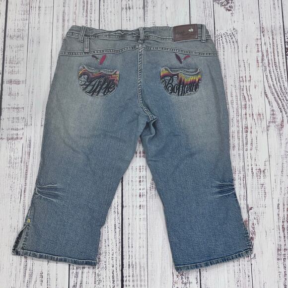 Apple Bottoms Capri Jeans Light Wash Women’s 14 Embroidered Y2K Denim - Picture 2 of 12